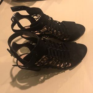 Vince Camuto black sandals